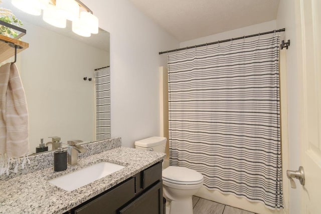 828 S Chinkapin Ave, Nixa, MO 65714 - bathroom featuring vanity, a shower with curtain, and wood finished floors
