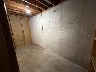 5125 S Walnut Hill Rd, Springfield, MO 65810 - view of unfinished basement