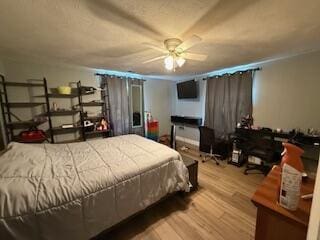 5125 S Walnut Hill Rd, Springfield, MO 65810 - bedroom featuring wood finished floors