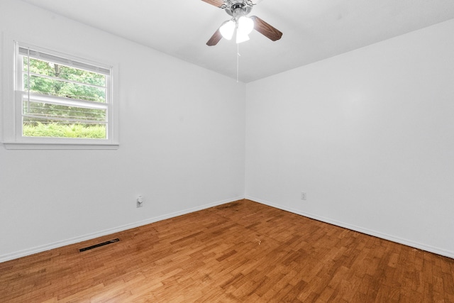 1541 E Crestview St, Springfield, MO 65804 - unfurnished room featuring light wood-style flooring and a ceiling fan