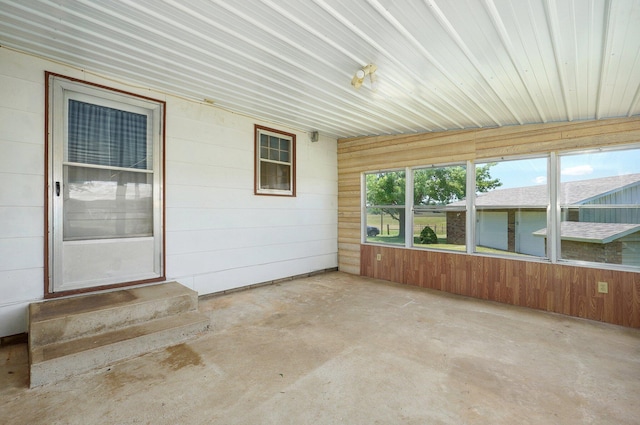 13762 State Highway Z, Verona, MO 65769 - unfurnished sunroom featuring entry steps