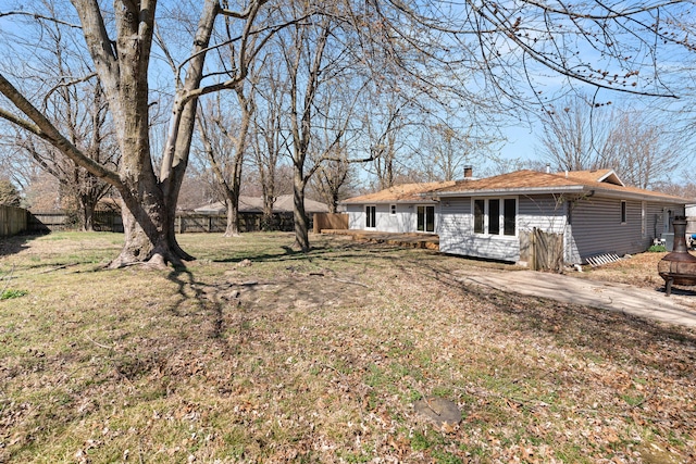 3218 W Aaron Dr, Springfield, MO 65810 - view of front of house with a chimney