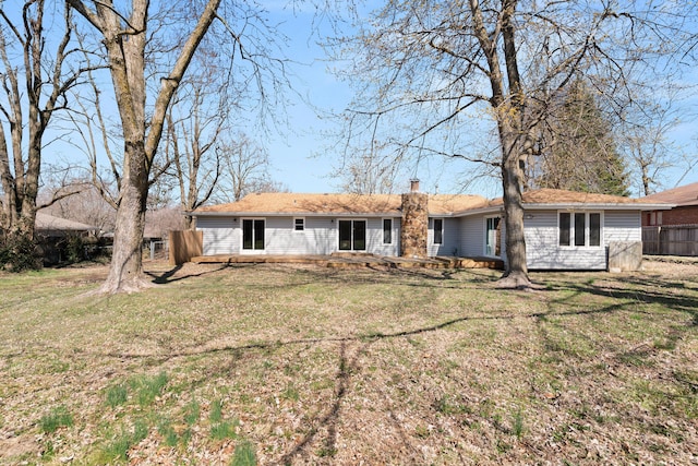 3218 W Aaron Dr, Springfield, MO 65810 - view of front of property featuring a chimney