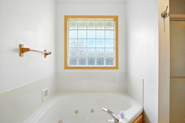 4939 S Prairie View Ave, Battlefield, MO 65619 - full bath with a jetted tub