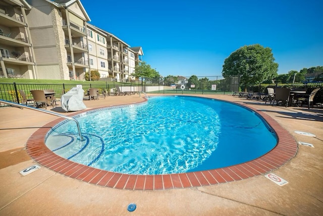 300 Glory Rd Unit 2, Branson, MO 65616 - community pool featuring a patio