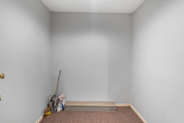 2661 E Ridgewood Dr, Springfield, MO 65804 - washroom featuring carpet floors and baseboards