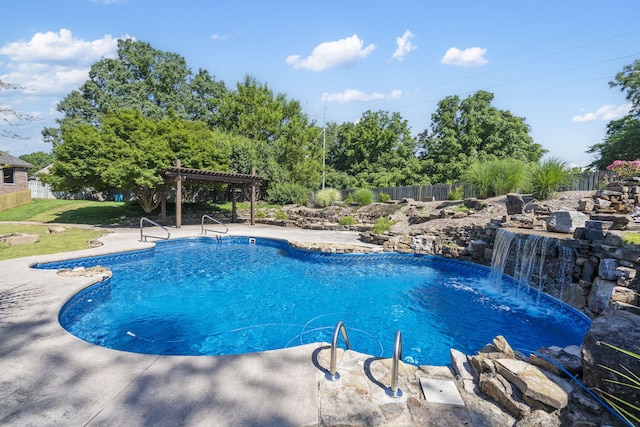 2661 E Ridgewood Dr, Springfield, MO 65804 - view of swimming pool featuring a pergola