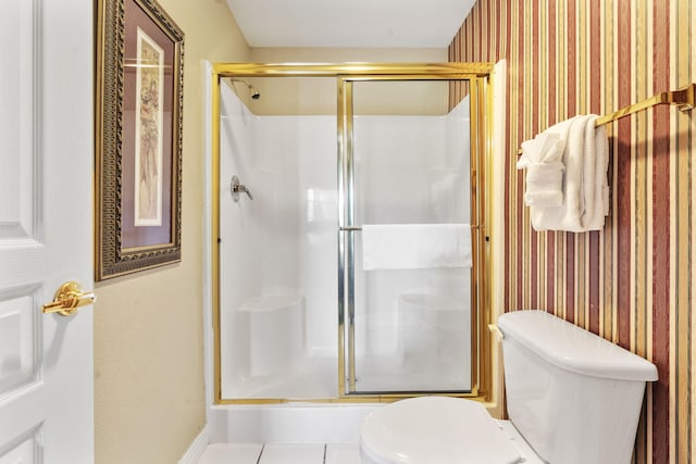 2800 Green Mountain Dr Unit 130A & D, Branson, MO 65616 - bathroom featuring wallpapered walls and a shower stall