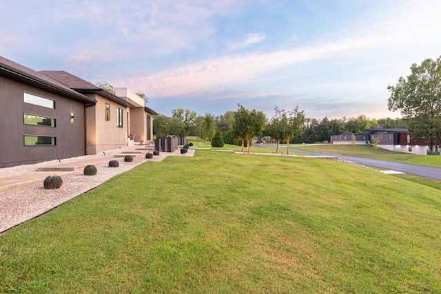 6298 E Summit View Dr, Springfield, MO 65809 - view of green lawn