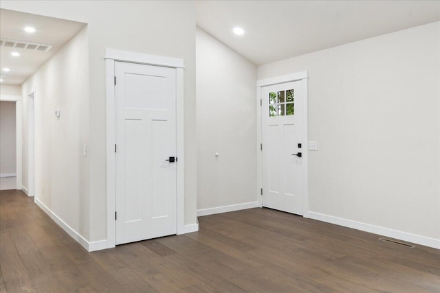 654 Rochester Rd, Sparta, MO 65753 - entryway with wood finished floors, recessed lighting, and vaulted ceiling