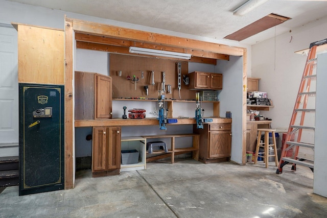 3711 W Farm Road 14, Brighton, MO 65617 - basement with a workshop area