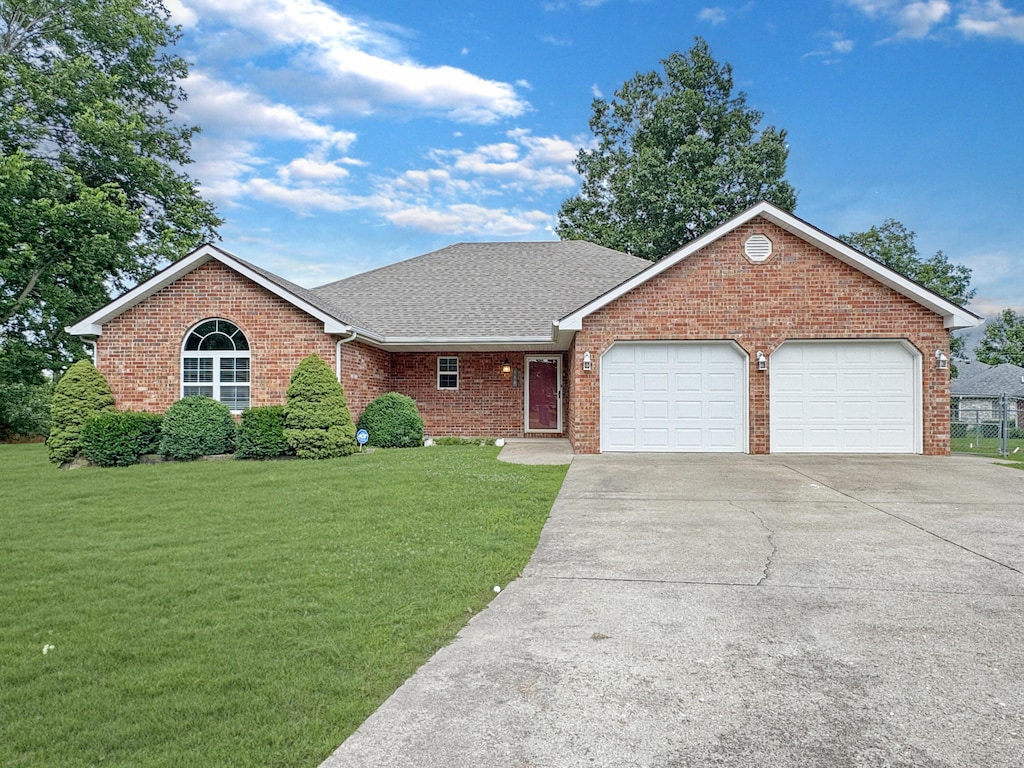 408 Magnolia Ct, Lebanon, MO 65536 - photo 1