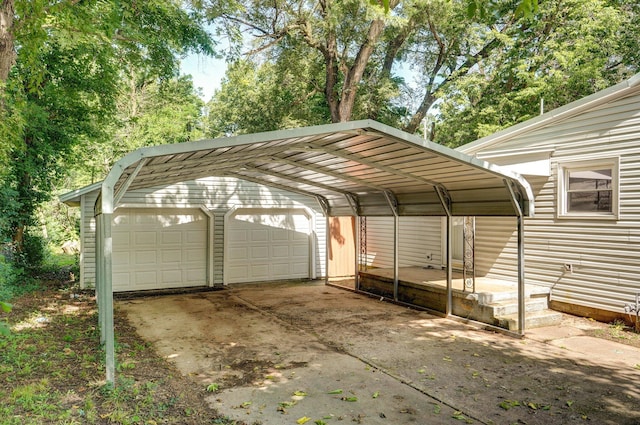 921 S Nettleton Ave, Springfield, MO 65806 - view of car parking with a garage