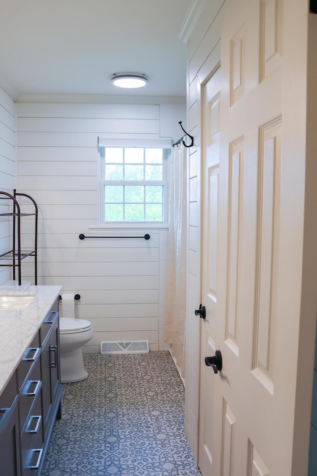 325 N Delaware Ave, Nixa, MO 65714 - bathroom featuring vanity and a shower with shower curtain