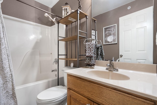 151 Vixen Cir Unit L, Branson, MO 65616 - bathroom featuring vanity and shower / tub combo with curtain