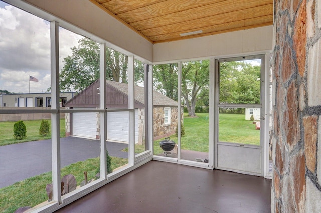 1841 E Dale St, Springfield, MO 65803 - view of unfurnished sunroom