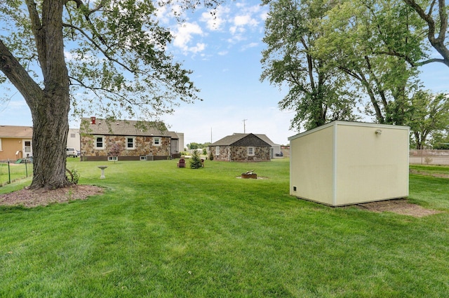 1841 E Dale St, Springfield, MO 65803 - view of green lawn featuring an outbuilding