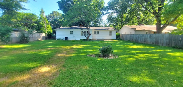 918 E Mcgee St, Springfield, MO 65807 - back of property with a fenced backyard