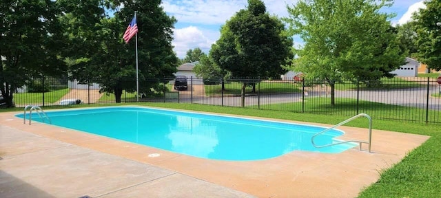 295 Deer Run Rd, Branson, MO 65616 - view of pool with a patio area