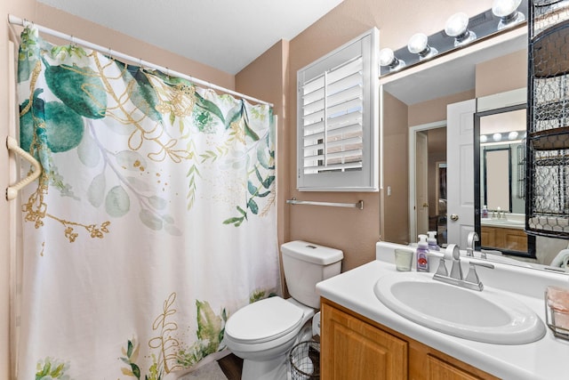 295 Deer Run Rd, Branson, MO 65616 - bathroom featuring vanity and curtained shower