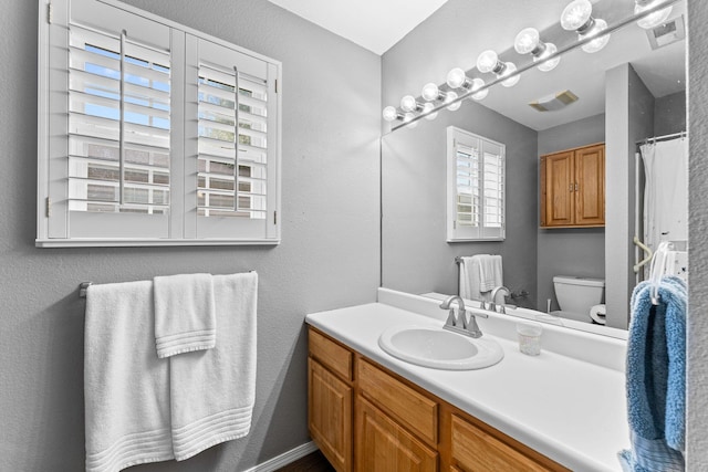 295 Deer Run Rd, Branson, MO 65616 - full bath with vanity and a shower with curtain