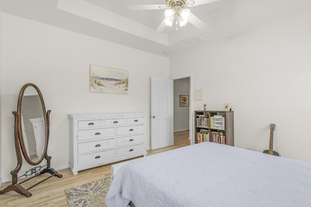 3790 W Rockwood St, Springfield, MO 65807 - bedroom featuring light wood-style floors and a ceiling fan