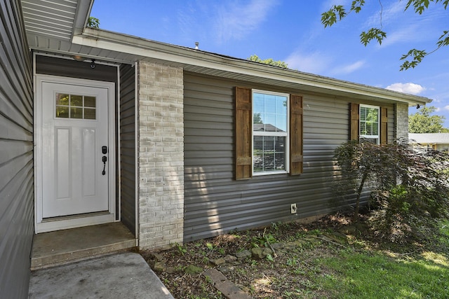 3539 S Walnut Hill Dr, Springfield, MO 65807 - doorway to property with brick siding