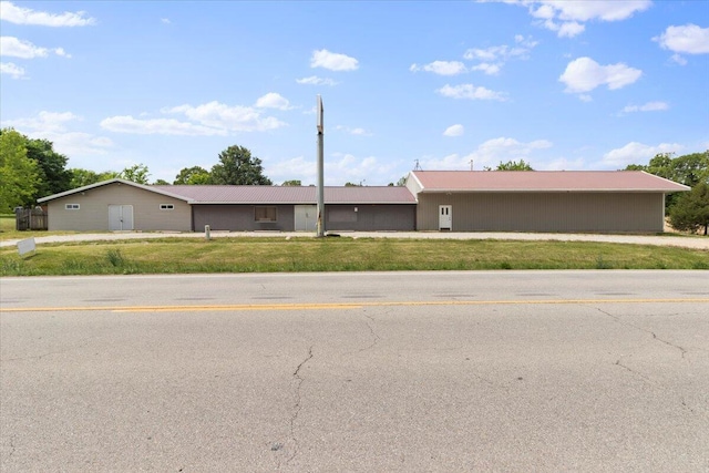 3493 US Highway 160, West Plains, MO 65775 - single story home featuring a front lawn