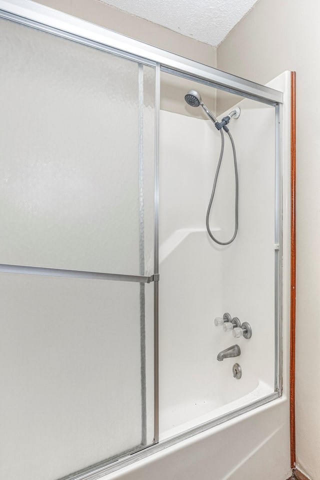 1016 S Lexington Ave, Springfield, MO 65802 - full bath featuring enclosed tub / shower combo