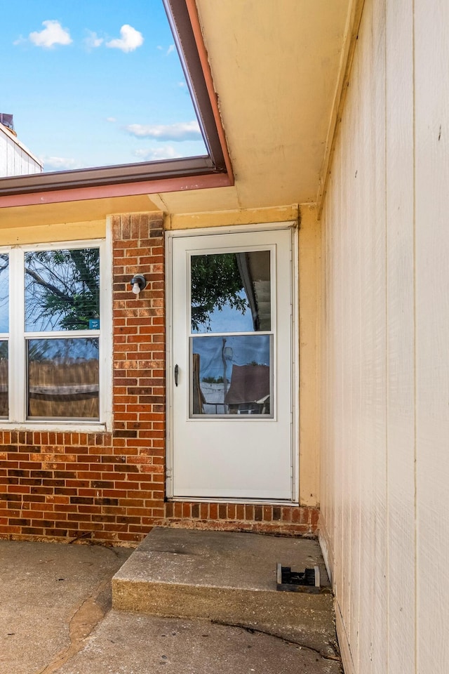 1016 S Lexington Ave, Springfield, MO 65802 - entrance to property featuring brick siding