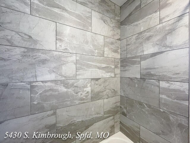 5430 S Kimbrough Ave, Springfield, MO 65810 - view of full bath