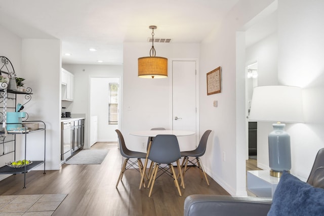 2950 Vineyards Pkwy Unit 5, Branson, MO 65616 - dining area with light wood-type flooring and recessed lighting
