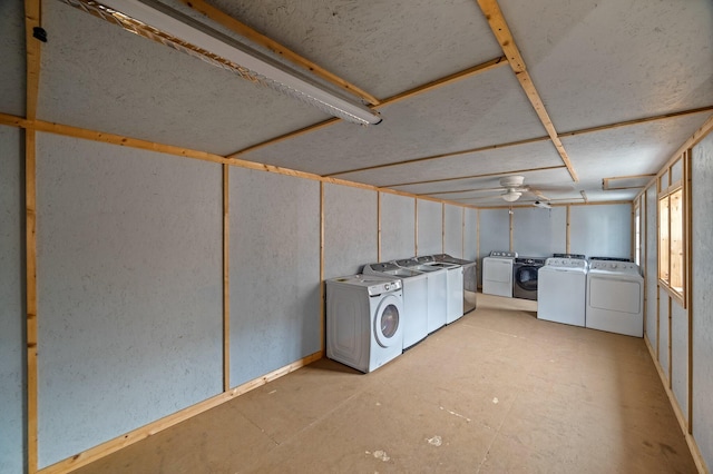 105 W Oak St, Nixa, MO 65714 - laundry area with independent washer and dryer
