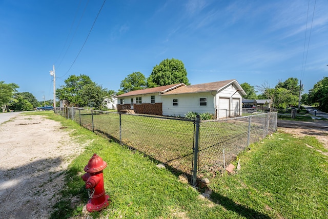 621 E Cleveland St, Seymour, MO 65746 - view of side of home