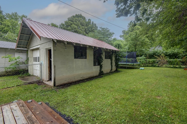 1510 E Mcdaniel St, Springfield, MO 65802 - view of outbuilding featuring a trampoline