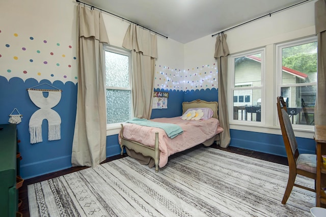 1510 E Mcdaniel St, Springfield, MO 65802 - bedroom with wood finished floors and baseboards