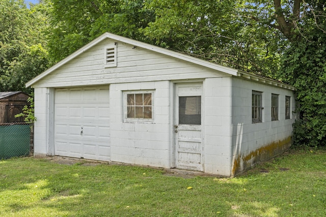 1524 S Thelma Ave, Springfield, MO 65807 - view of garage