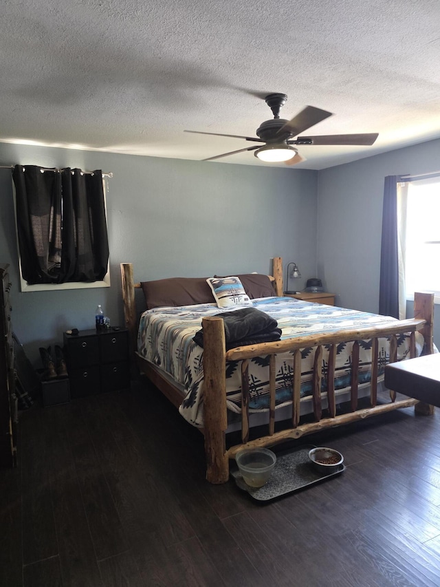 206 Ada St, Greenfield, MO 65661 - bedroom featuring wood finished floors, a textured ceiling, and ceiling fan