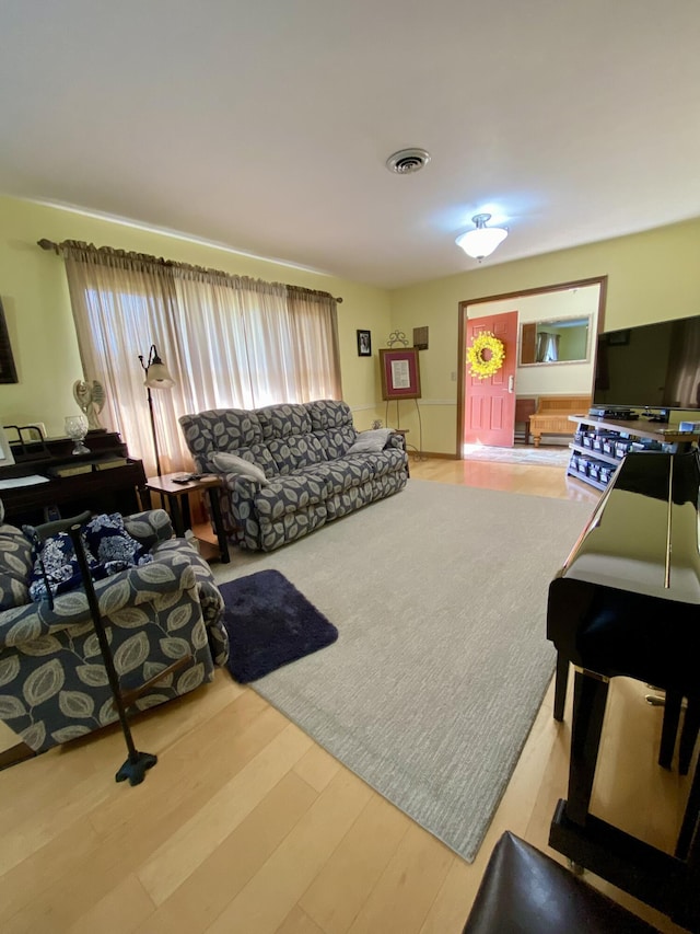 1605 S Park Ave, Aurora, MO 65605 - living room with wood finished floors