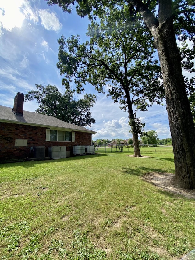 1605 S Park Ave, Aurora, MO 65605 - view of yard