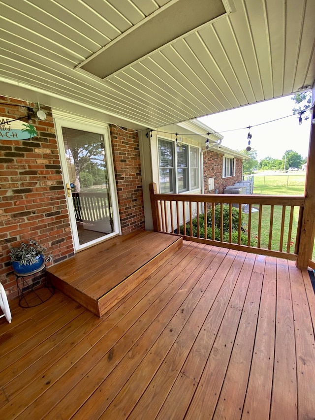 1605 S Park Ave, Aurora, MO 65605 - view of wooden terrace