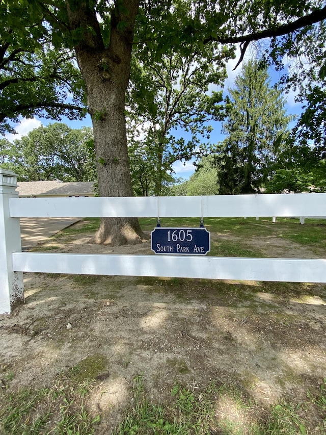 1605 S Park Ave, Aurora, MO 65605 - exterior view