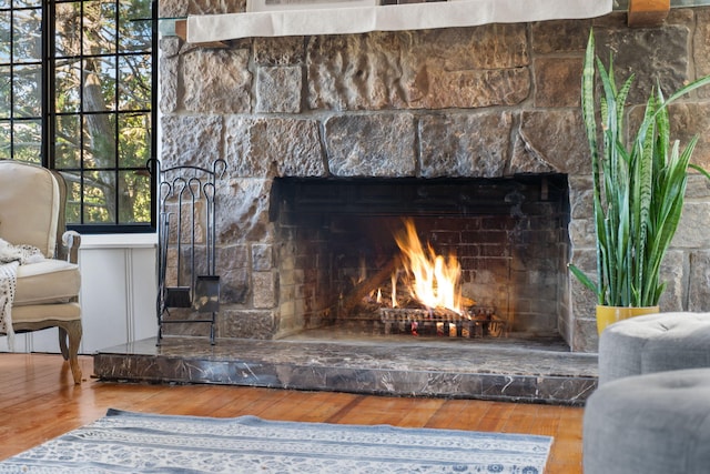 196 Lakeside Way, Forsyth, MO 65653 - detailed view of a fireplace and wood finished floors