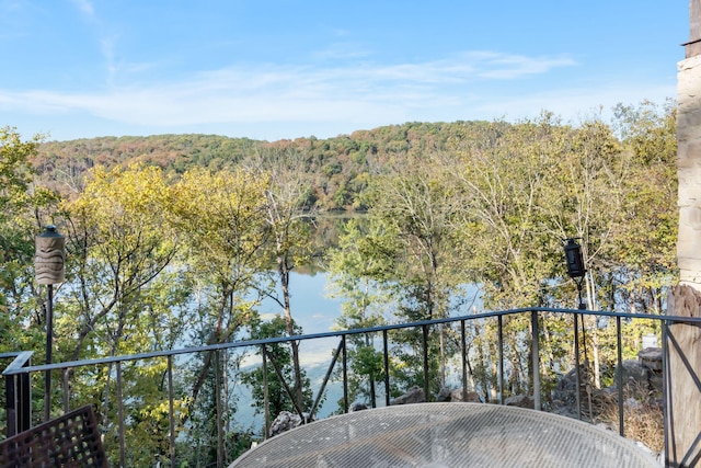 196 Lakeside Way, Forsyth, MO 65653 - balcony with a forest view