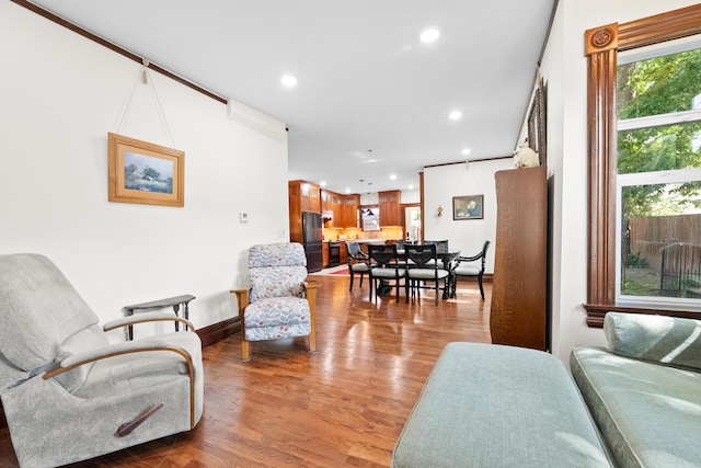 933 W Pershing St, Springfield, MO 65806 - living room featuring recessed lighting and wood finished floors