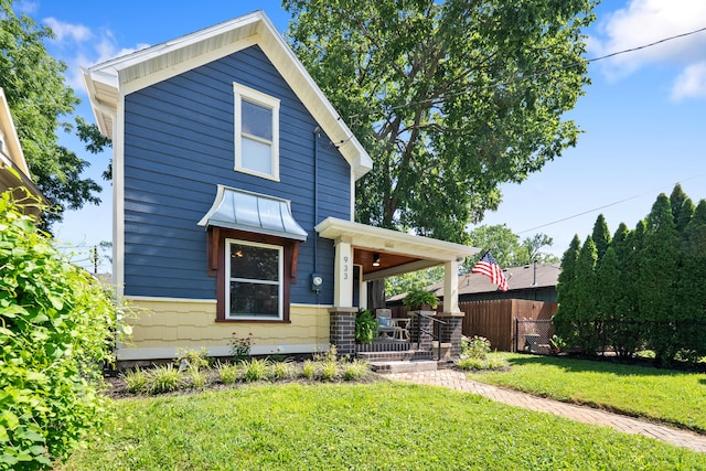 933 W Pershing St, Springfield, MO 65806 - traditional style home with covered porch