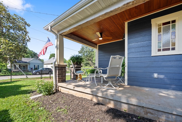 933 W Pershing St, Springfield, MO 65806 - covered porch featuring a ceiling fan