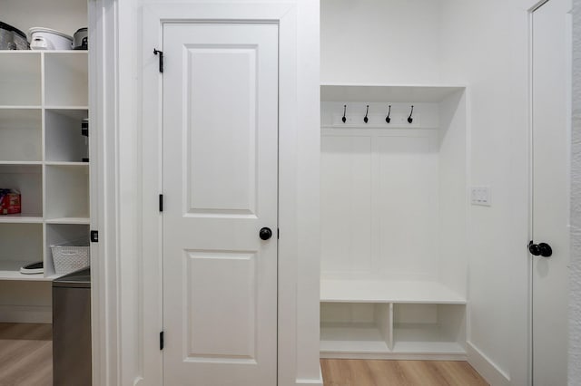 653 W Arbor Glenn Dr, Nixa, MO 65714 - mudroom with wood finished floors