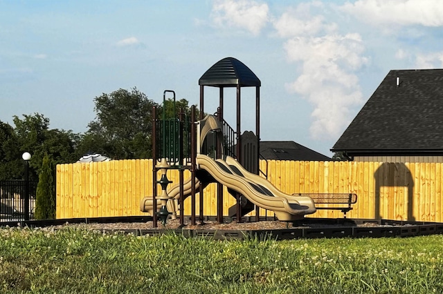 653 W Arbor Glenn Dr, Nixa, MO 65714 - view of community jungle gym