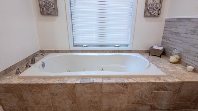 24 Oniatara Ln, Cherokee Village, AR 72529 - full bath featuring a jetted tub